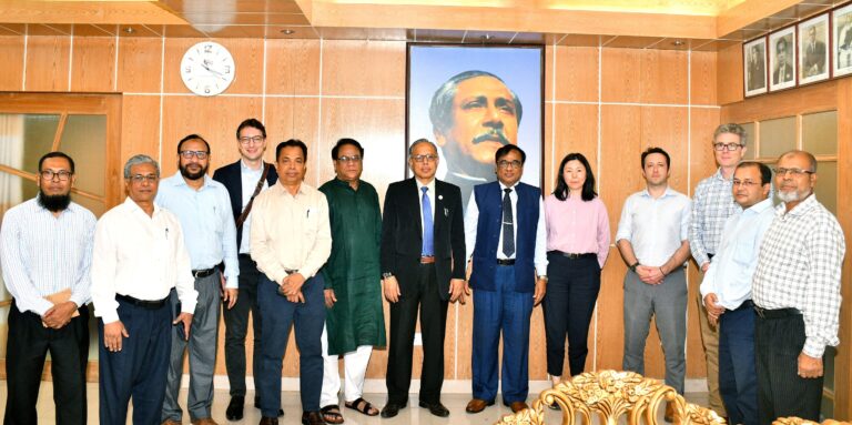 চবি ইনোভেশন হাব পরিদর্শনে আসা বিশ্ব ব্যাংকের প্রতিনিধি দলের সাথে সাক্ষাতে চবি উপাচার্য